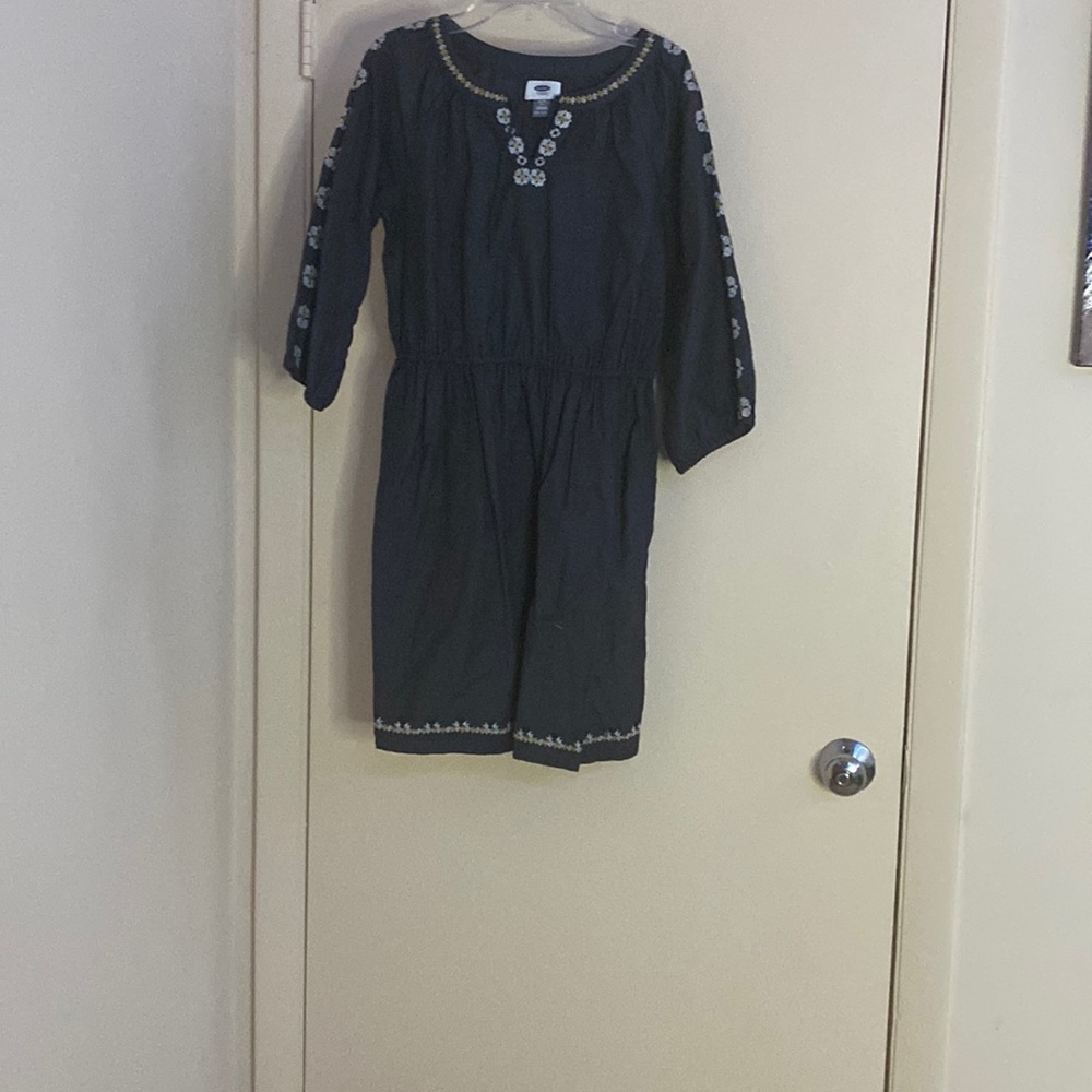 Gray old navy dress with flower detailing along the neck, the arm, bottom